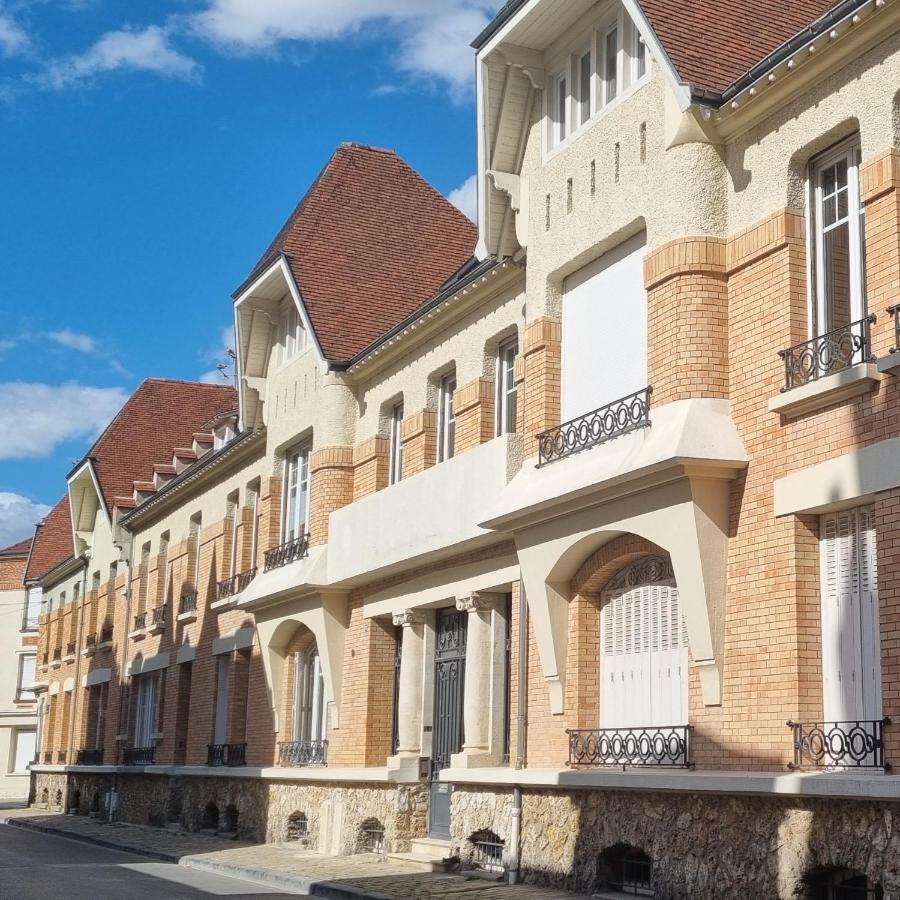 Au 53, Sous Le Chartil Reims Exterior foto